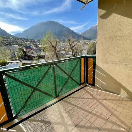 Bright 50 M With Balcony And View On The Valley Briançon Exterior foto