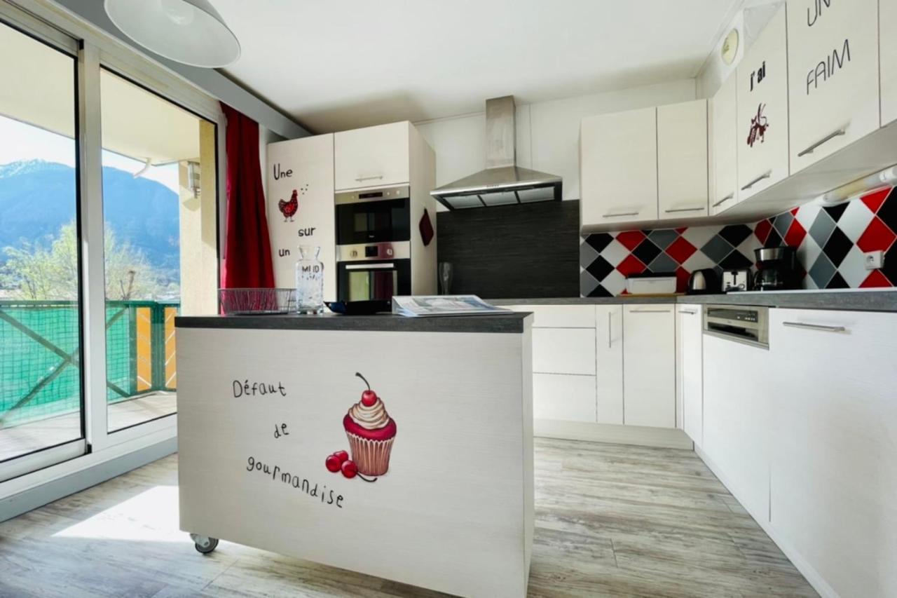 Bright 50 M With Balcony And View On The Valley Briançon Exterior foto