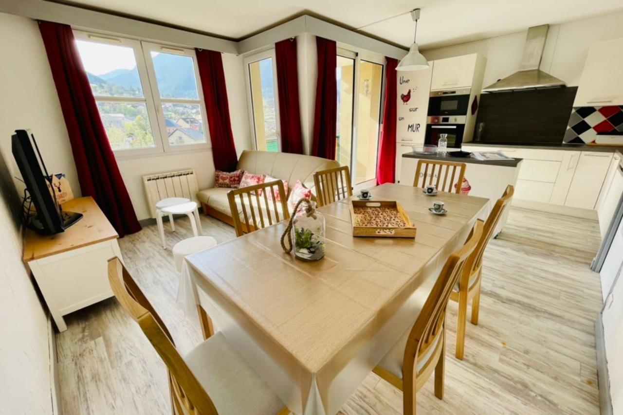 Bright 50 M With Balcony And View On The Valley Briançon Exterior foto