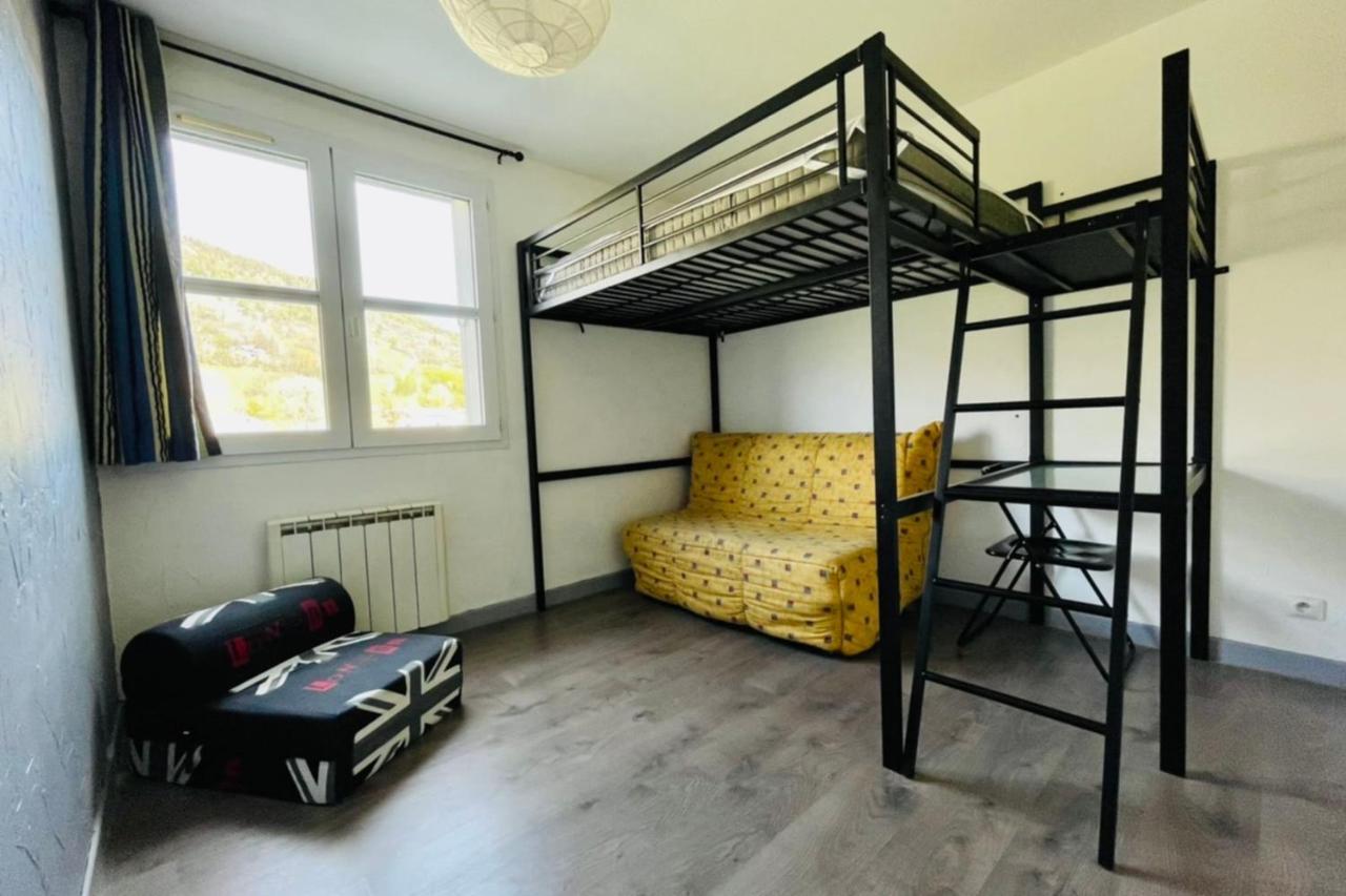 Bright 50 M With Balcony And View On The Valley Briançon Exterior foto