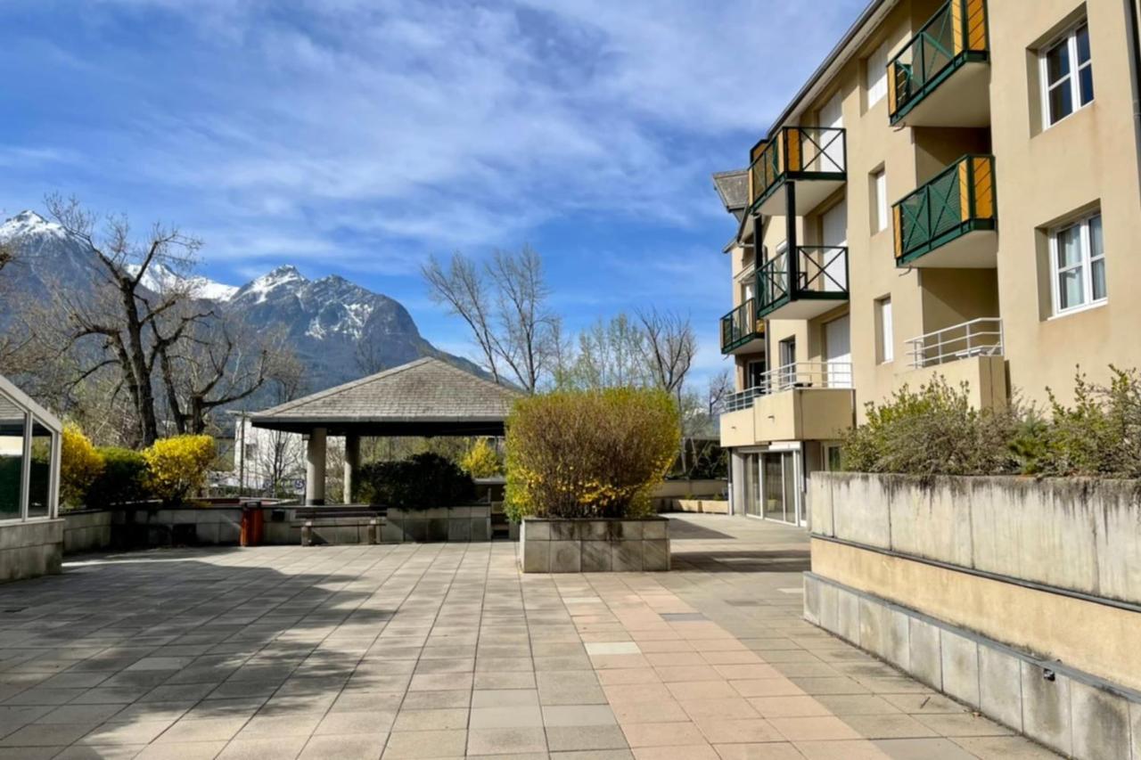 Bright 50 M With Balcony And View On The Valley Briançon Exterior foto